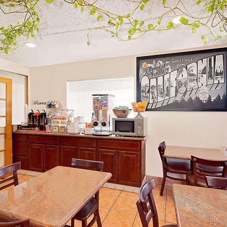 Super 8 By Wyndham Yucca Val/Joshua Tree Nat Pk Area Motel Yucca Valley Exterior foto