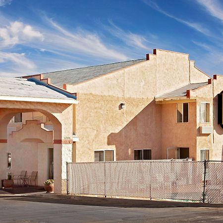 Super 8 By Wyndham Yucca Val/Joshua Tree Nat Pk Area Motel Yucca Valley Exterior foto