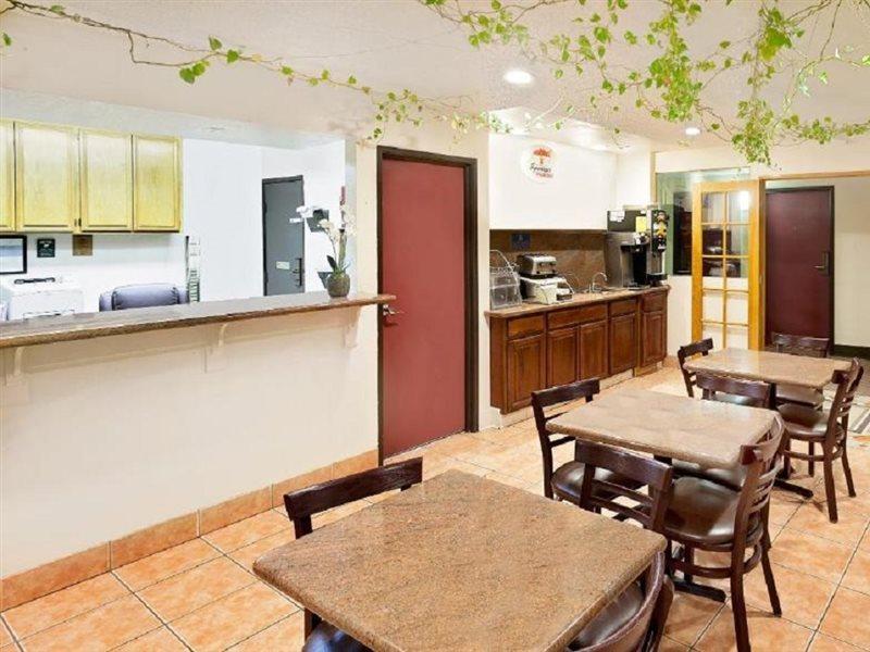 Super 8 By Wyndham Yucca Val/Joshua Tree Nat Pk Area Motel Yucca Valley Exterior foto