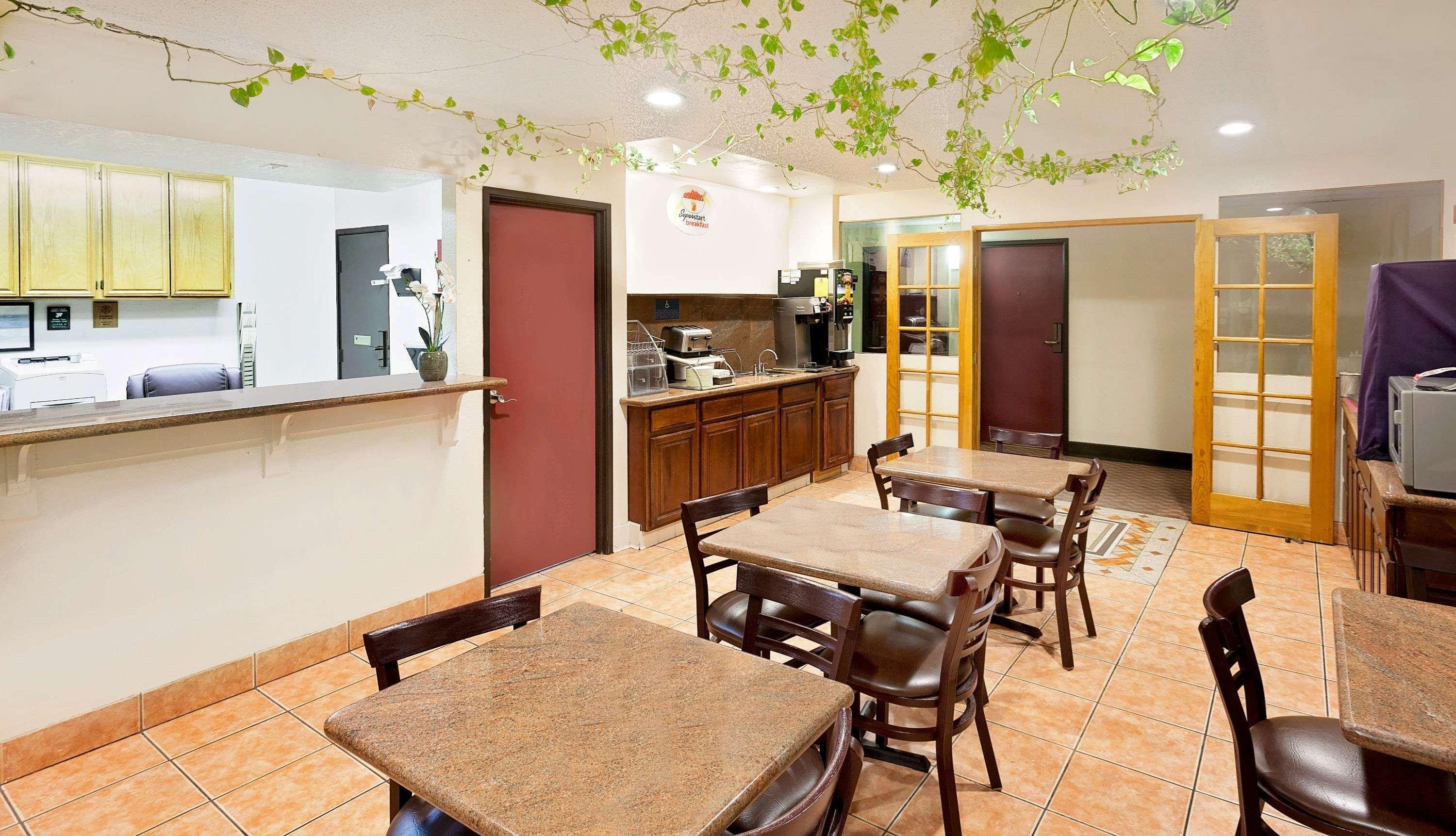 Super 8 By Wyndham Yucca Val/Joshua Tree Nat Pk Area Motel Yucca Valley Exterior foto